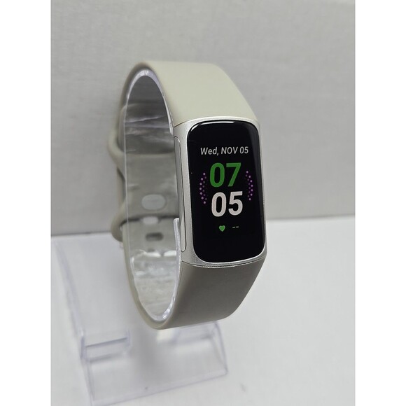 Fitbit Charge 5 Fitness Tracker GPS SpO2 Sleep Monitor Activity No Charger Watch - Picture 3 of 10